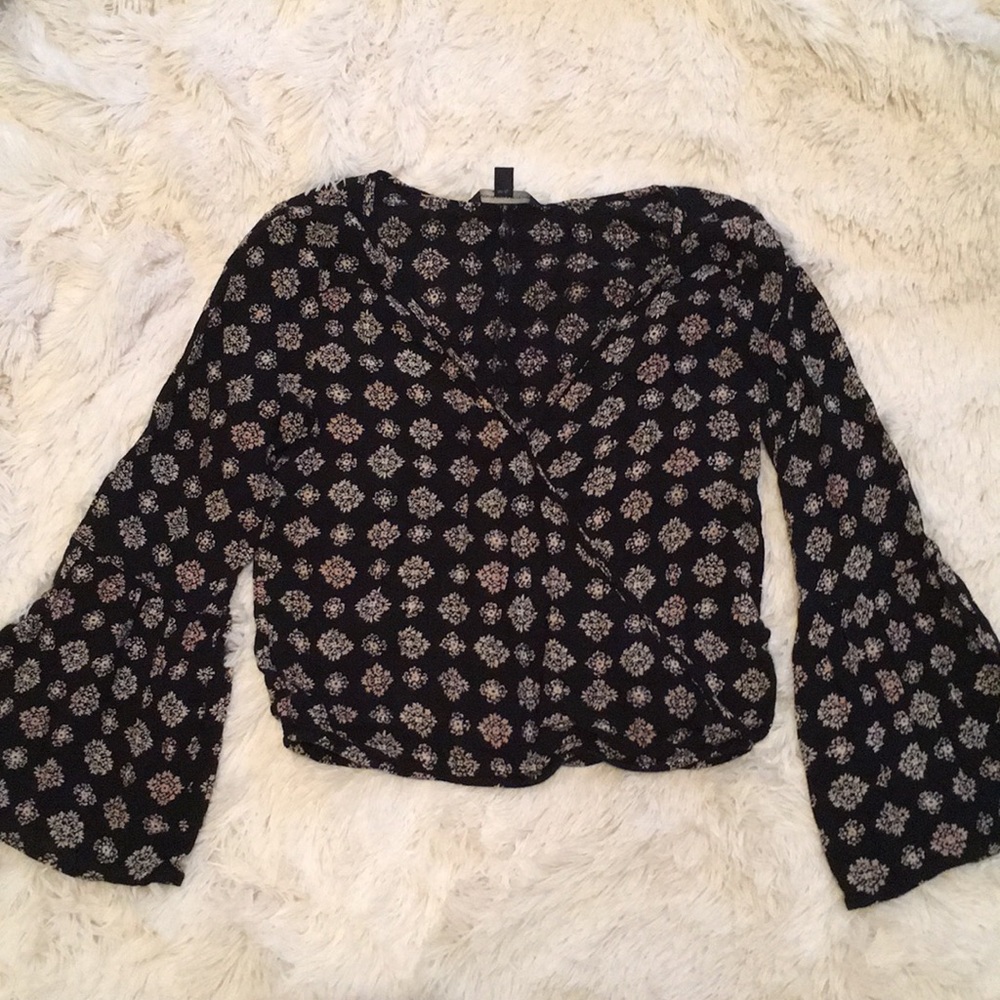 AMERICAN EAGLE LONG SLEEVE